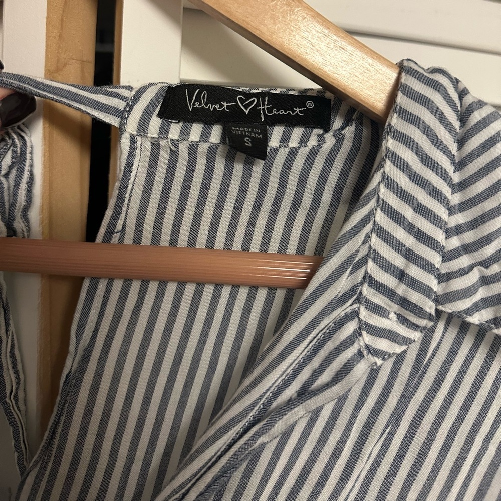 Women’s Velvet Heart Top Blue and White - Picture 5 of 9